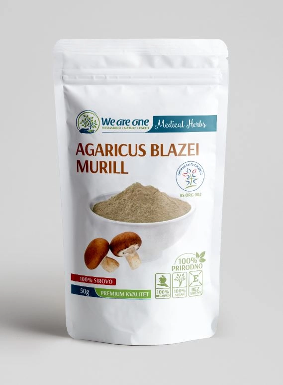 Agaricus Blazei prah u beloj kesici od 50g sa prikazom gljiva i praha u činiji