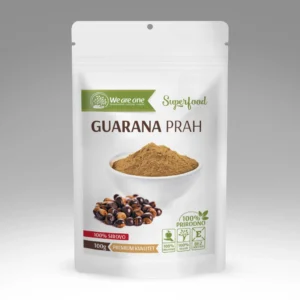 Guarana prah u beloj kesici sa svetlosmeđim prahom i sušenim plodovima guarane