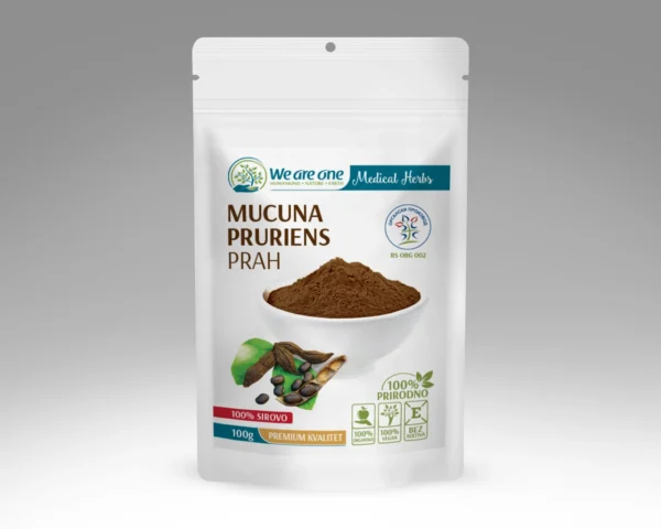 Mucuna Pruriens prah u beloj kesici sa smeđim prahom i mahunama biljke